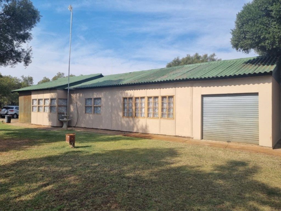 Commercial Property for Sale in Lindleyspoort North West